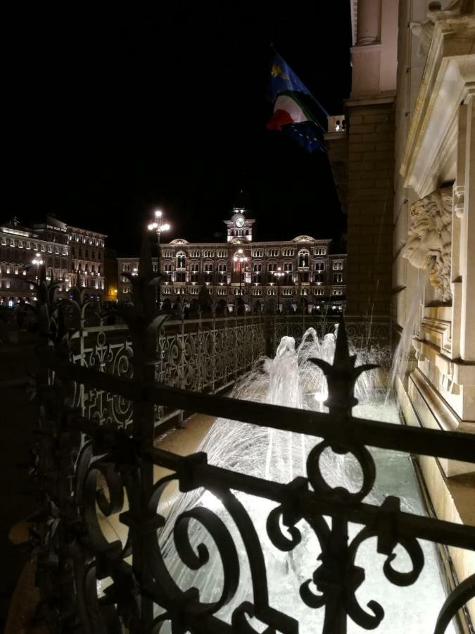 Casa Vacanze Penelope In Centro Storico トリエステ エクステリア 写真