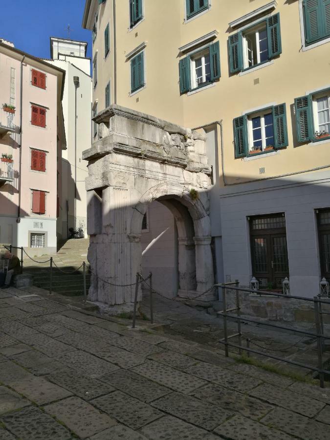 Casa Vacanze Penelope In Centro Storico トリエステ エクステリア 写真